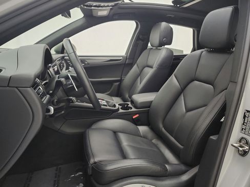 Used 2023 Porsche Macan S AWD/4WD image 14