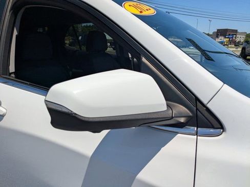Used 2022 Chevrolet Equinox LT FWD image 12