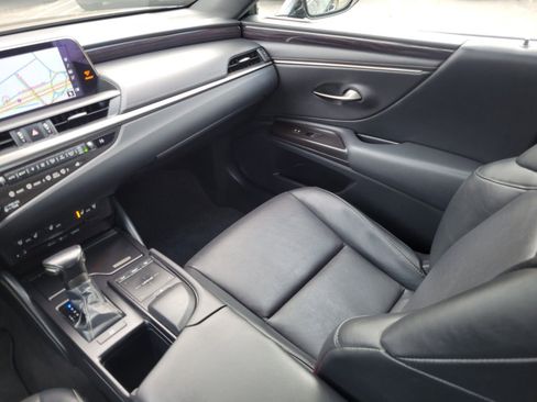 Used 2019 Lexus ES 350 Luxury image 16