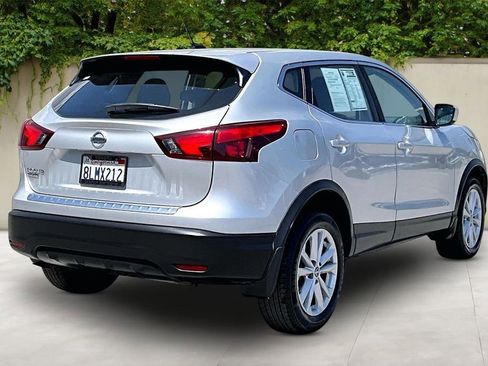 Used 2019 Nissan Rogue Sport S w/ Appearance Package FWD image 5