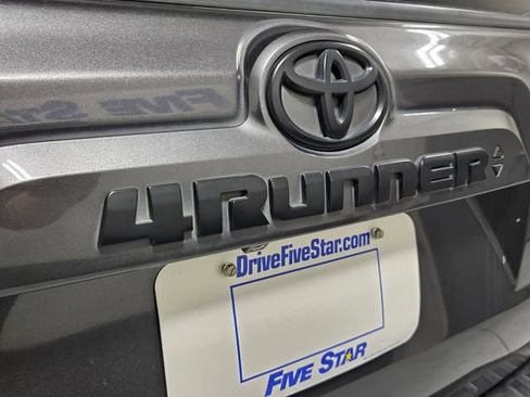 Used 2020 Toyota 4Runner SR5 Premium w/ Moonroof Package RWD image 10