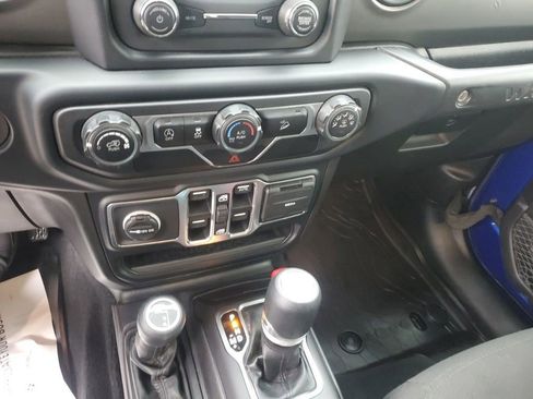 Used 2019 Jeep Wrangler Unlimited Sport S image 19