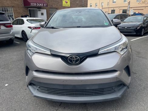 Used 2018 Toyota C-HR XLE image 5
