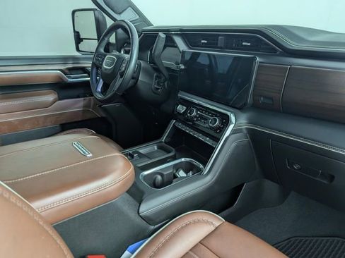 Used 2025 GMC Sierra 3500 Denali Ultimate AWD/4WD image 23