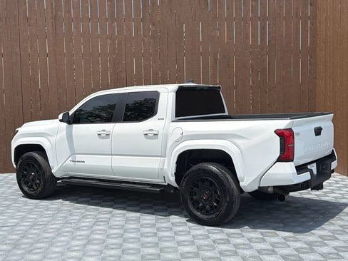 Used 2025 Toyota Tacoma SR5 RWD image 15