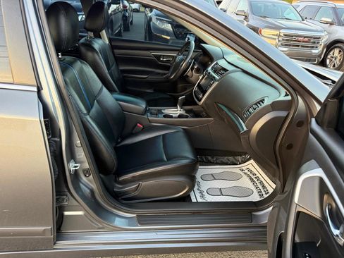 Used 2018 Nissan Altima 2.5 SR w/ SR Special Edition image 13