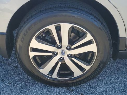 Used 2018 Subaru Outback 2.5i Limited image 5