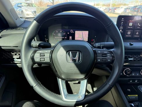 Used 2024 Honda Accord Touring image 11