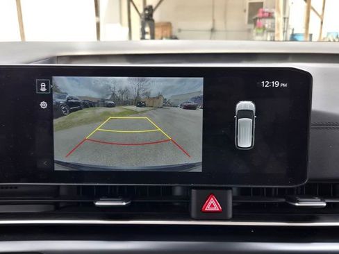 Used 2025 Kia Carnival image 19