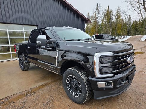 Used 2024 Ford F350 Platinum w/ FX4 Off-Road Package image 11