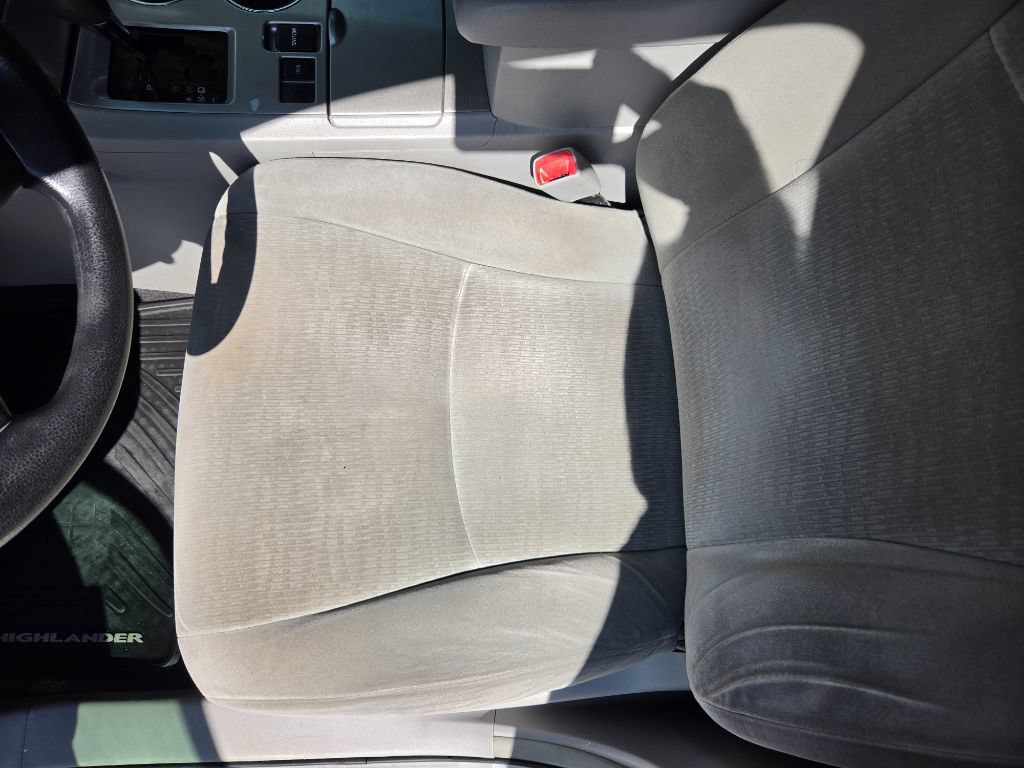 Used 2013 Toyota Highlander Plus FWD image 17