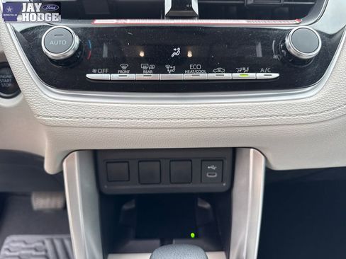 Used 2024 Toyota Corolla Cross LE FWD image 21