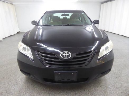 Used 2009 Toyota Camry LE FWD image 2