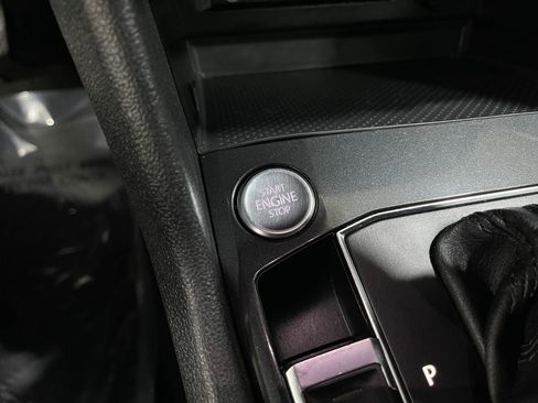 Used 2018 Volkswagen Tiguan SEL image 21