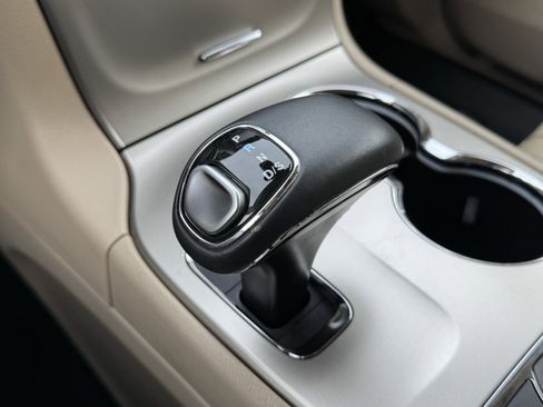 Used 2015 Jeep Grand Cherokee Limited image 33