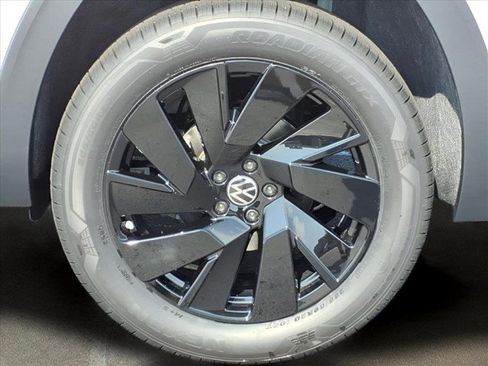 New 2026 Volkswagen Atlas SE image 12