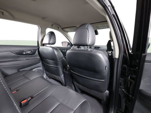 Used 2017 Nissan Rogue SL image 20