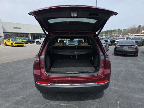Used 2025 Jeep Grand Cherokee Limited w/ Luxury Tech Group II image 5