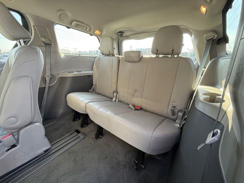 Used 2015 Toyota Sienna XLE w/ XLE Navigation Package image 26