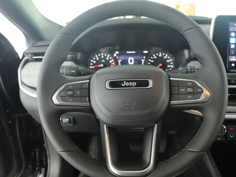 New 2026 Jeep Compass Latitude image 14