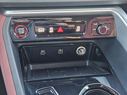 Used 2025 Audi SQ5 Prestige image 19