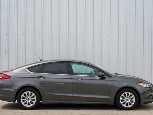 Used 2018 Ford Fusion S image 43