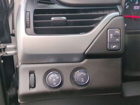 Certified 2019 Chevrolet Suburban LT w/ Luxury Package image 16