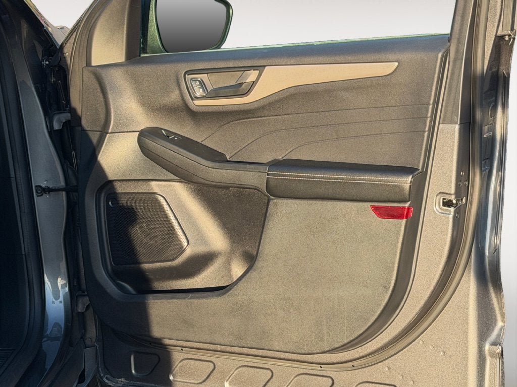 Used 2022 Ford Escape SE FWD image 25