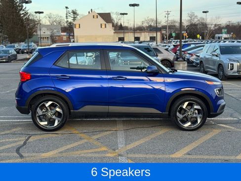 Used 2024 Hyundai Venue Limited image 7