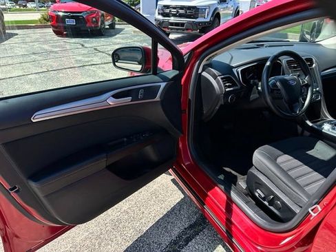 Certified 2020 Ford Fusion SE FWD image 9