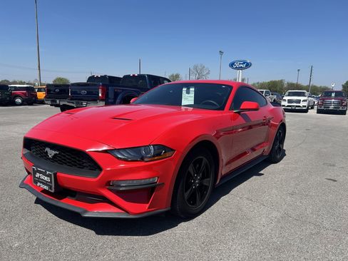 Used 2020 Ford Mustang Coupe image 2