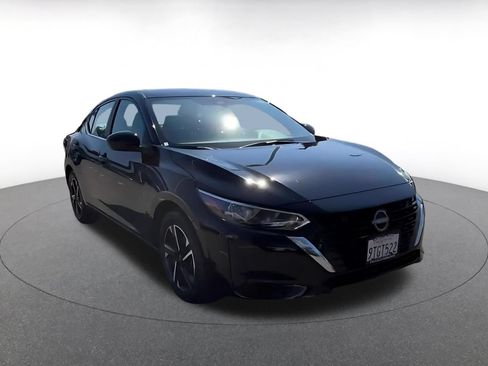 Used 2025 Nissan Sentra SV FWD image 3