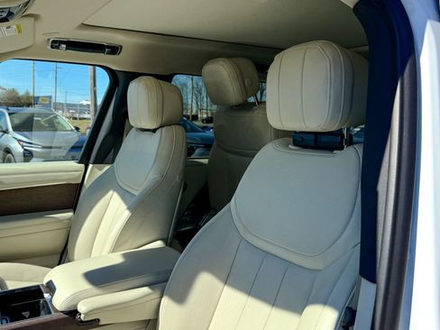 Used 2025 Land Rover Range Rover Long Wheelbase SE image 20