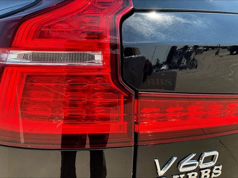 Certified 2024 Volvo V60 B5 Cross Country Plus image 39