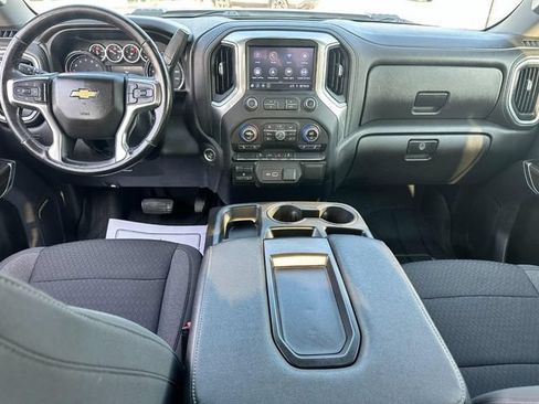 Used 2022 Chevrolet Silverado 2500 LT w/ Convenience Package AWD/4WD image 11