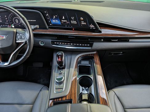 Used 2021 Cadillac Escalade ESV Luxury image 24