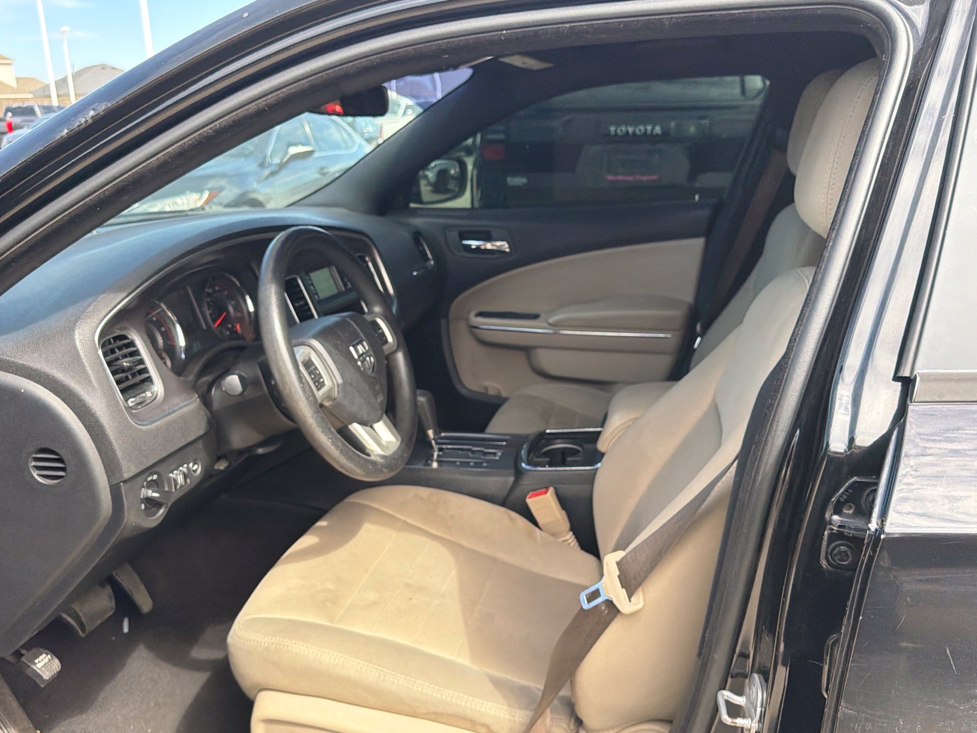 Used 2014 Dodge Charger SE RWD image 10