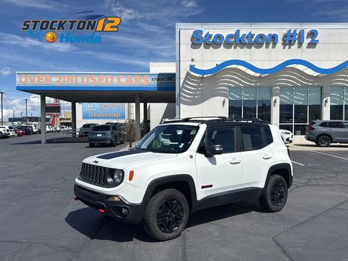 Used 2018 Jeep Renegade Trailhawk w/ UConnect 8.4 Nav Group AWD/4WD image 1