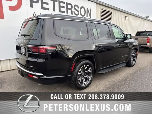 Used 2024 Jeep Wagoneer Series III image 3