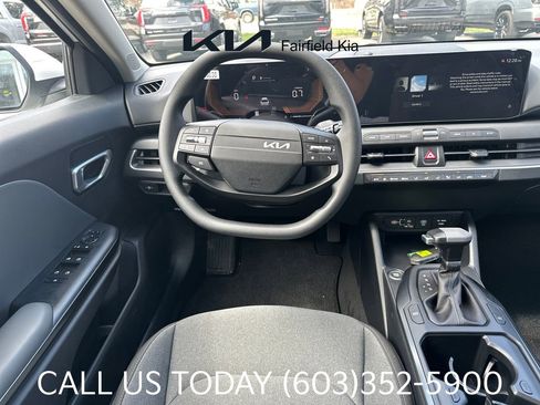 New 2025 Kia K4 LXS FWD image 13