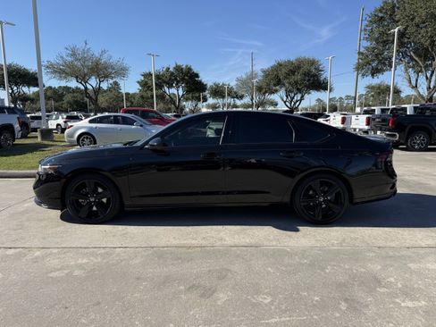 Used 2025 Honda Accord Sport image 8