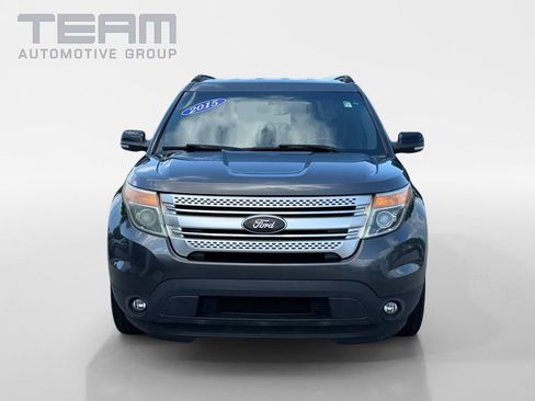 Used 2015 Ford Explorer XLT w/ Equipment Group 202B FWD image 2