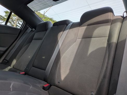 Used 2018 Dodge Charger SXT w/ Blacktop Package image 16