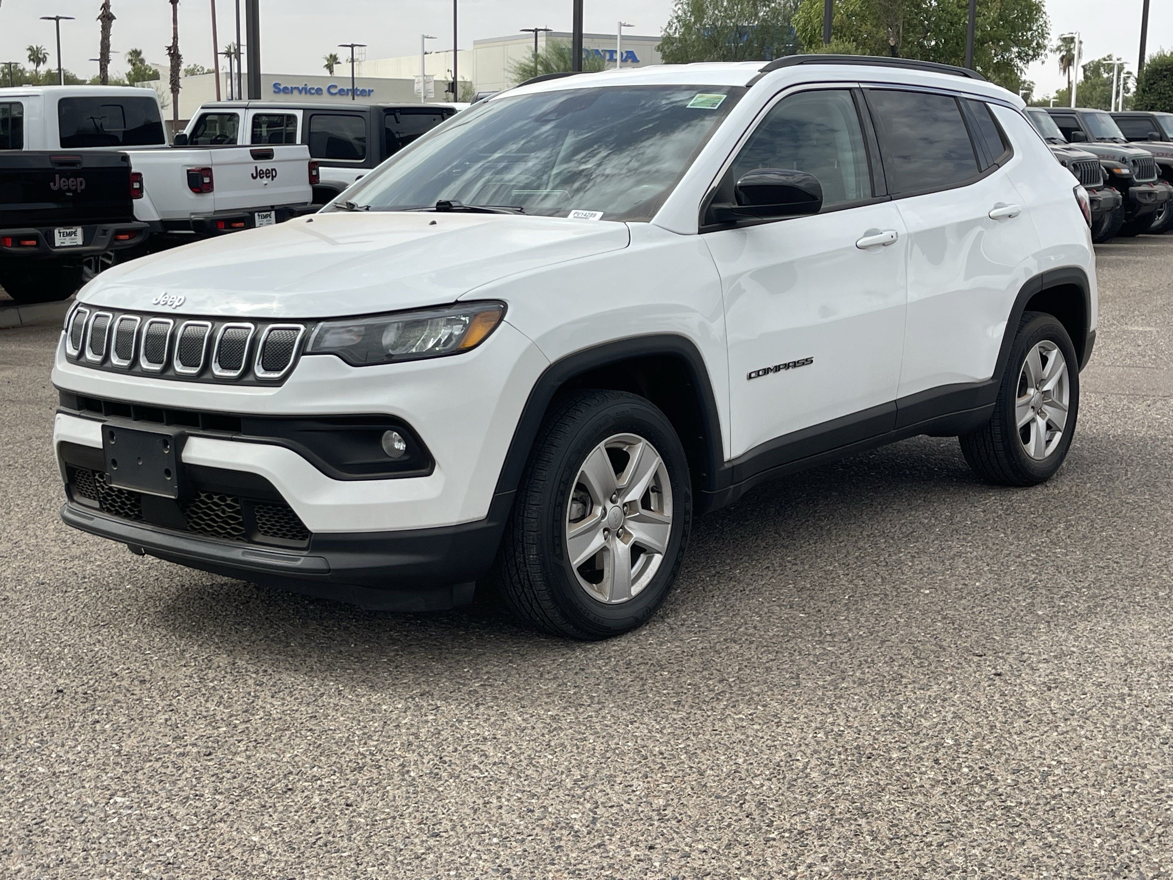 Certified 2022 Jeep Compass Latitude w/ Convenience Group AWD/4WD image 2