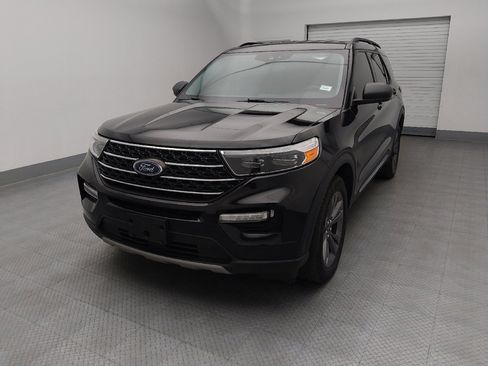 Used 2023 Ford Explorer XLT w/ Equipment Group 202A AWD/4WD image 15