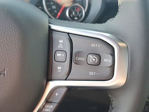 New 2026 RAM 1500 4x4 Crew Cab image 32