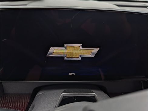 New 2026 Chevrolet Traverse RS w/ LPO, Floor Liner Package AWD/4WD image 2