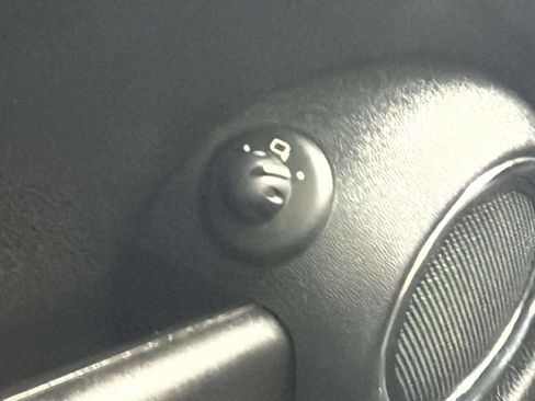 Used 2011 MINI Cooper Hardtop image 38