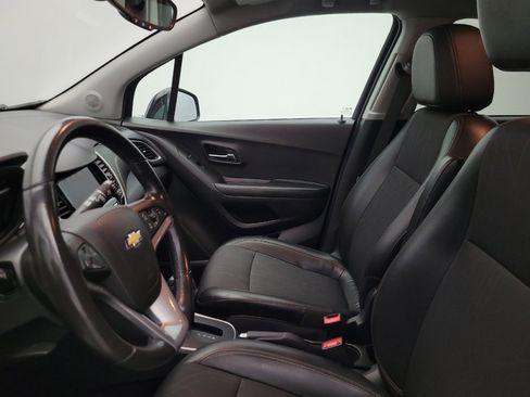 Used 2021 Chevrolet Trax LT w/ Driver Confidence Package FWD image 17