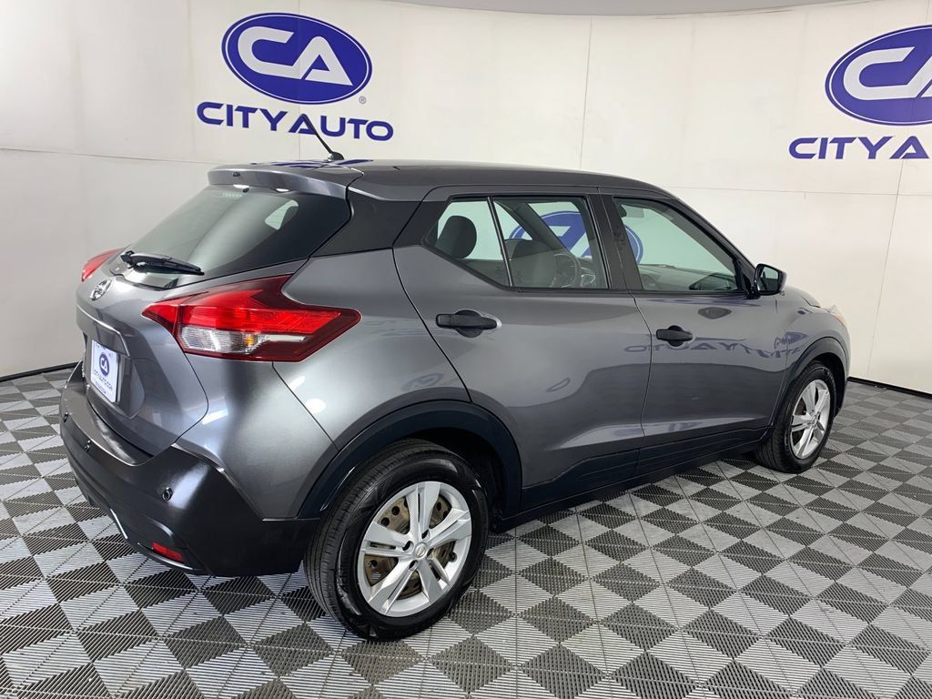 Used 2020 Nissan Kicks S FWD image 3